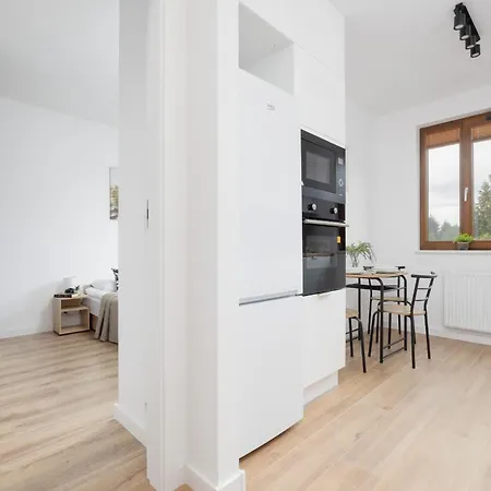 Nowoczesny Workspace Solipska Z Parkingiem By Renters Apartman Varsó