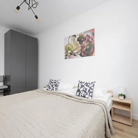 Nowoczesny Workspace Solipska Z Parkingiem By Renters