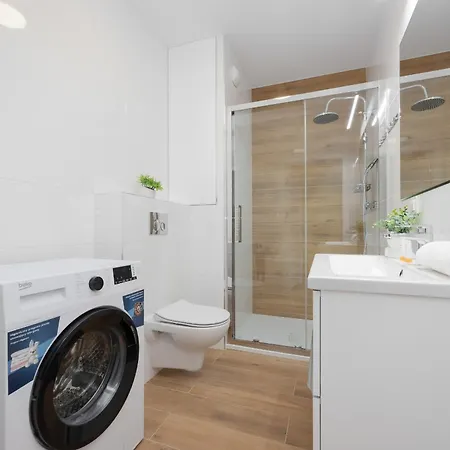 Nowoczesny Workspace Solipska Z Parkingiem By Renters Apartmán